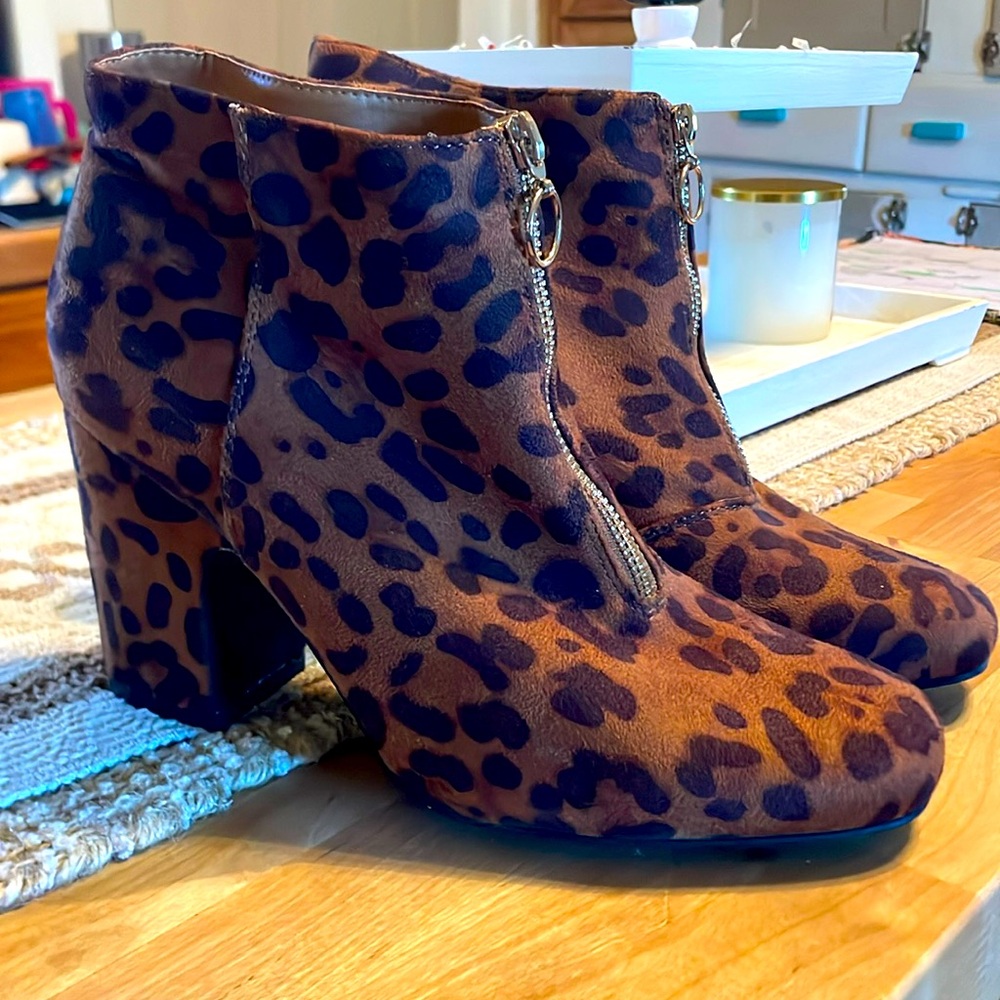 Women’s Comfort est 1946 Leopord print boots